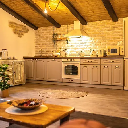 Βίλα Etno Kula *