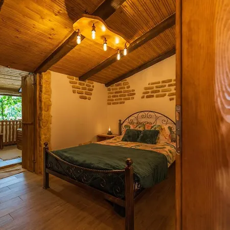 Etno Kula Villa Malo Srediste