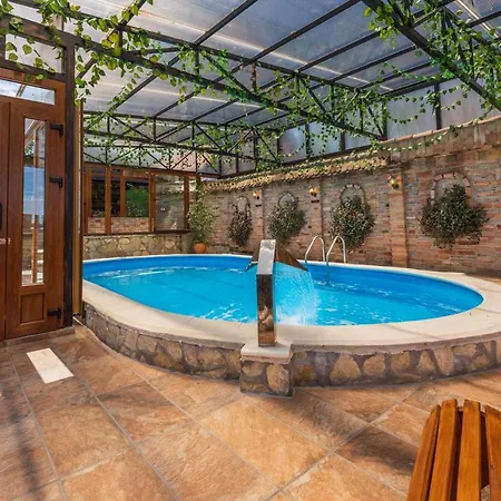 Etno Kula Villa Malo Srediste